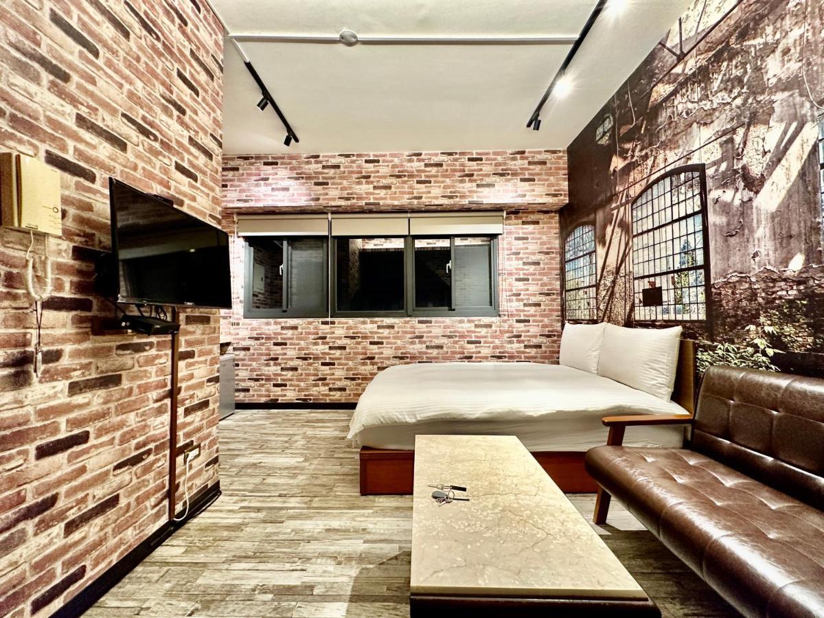 御旅 Inn Đài Trung Ngoại thất bức ảnh